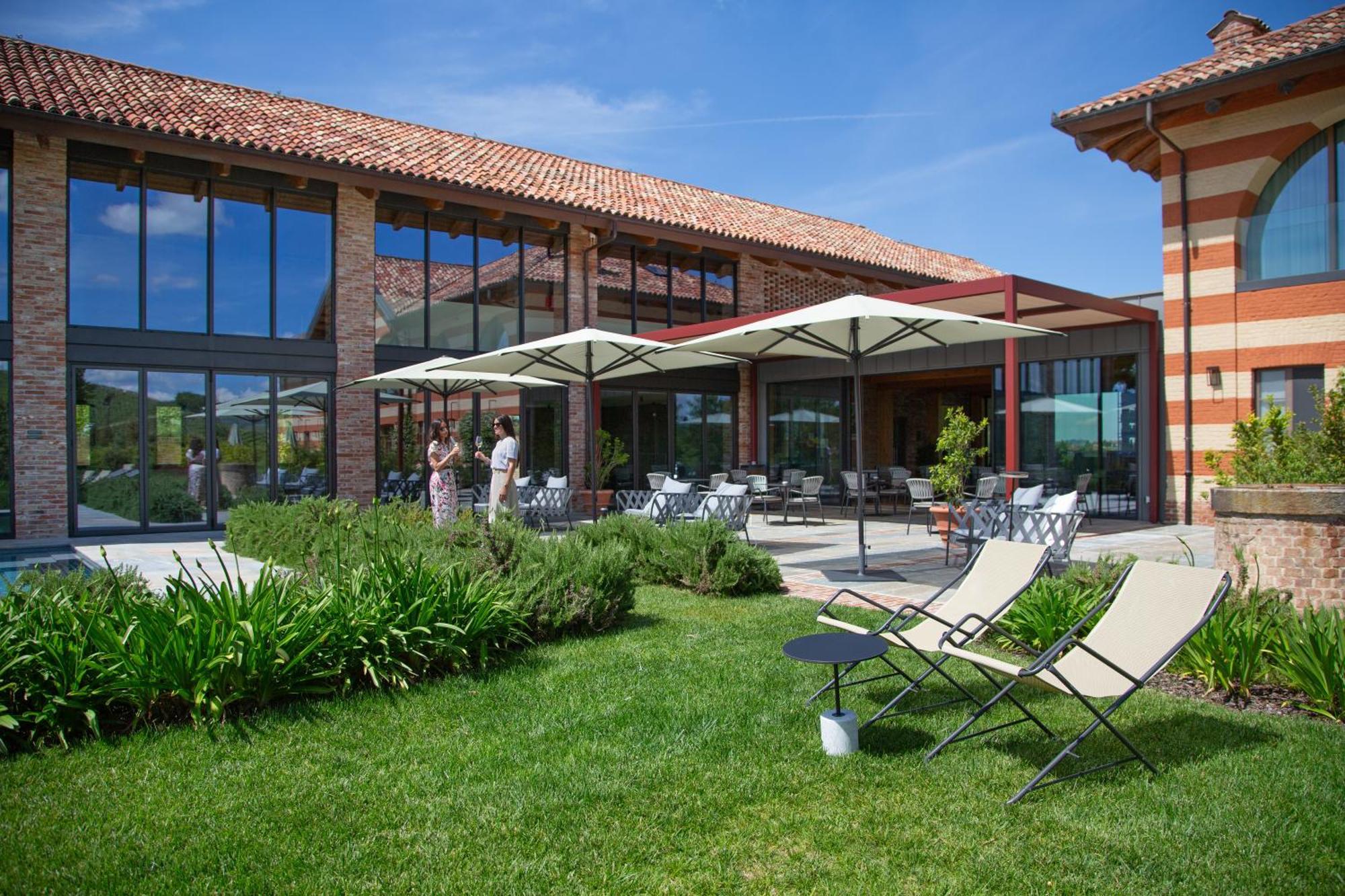 Villaggio Narrante - Cascina Galarej Serralunga d'Alba Exterior foto
